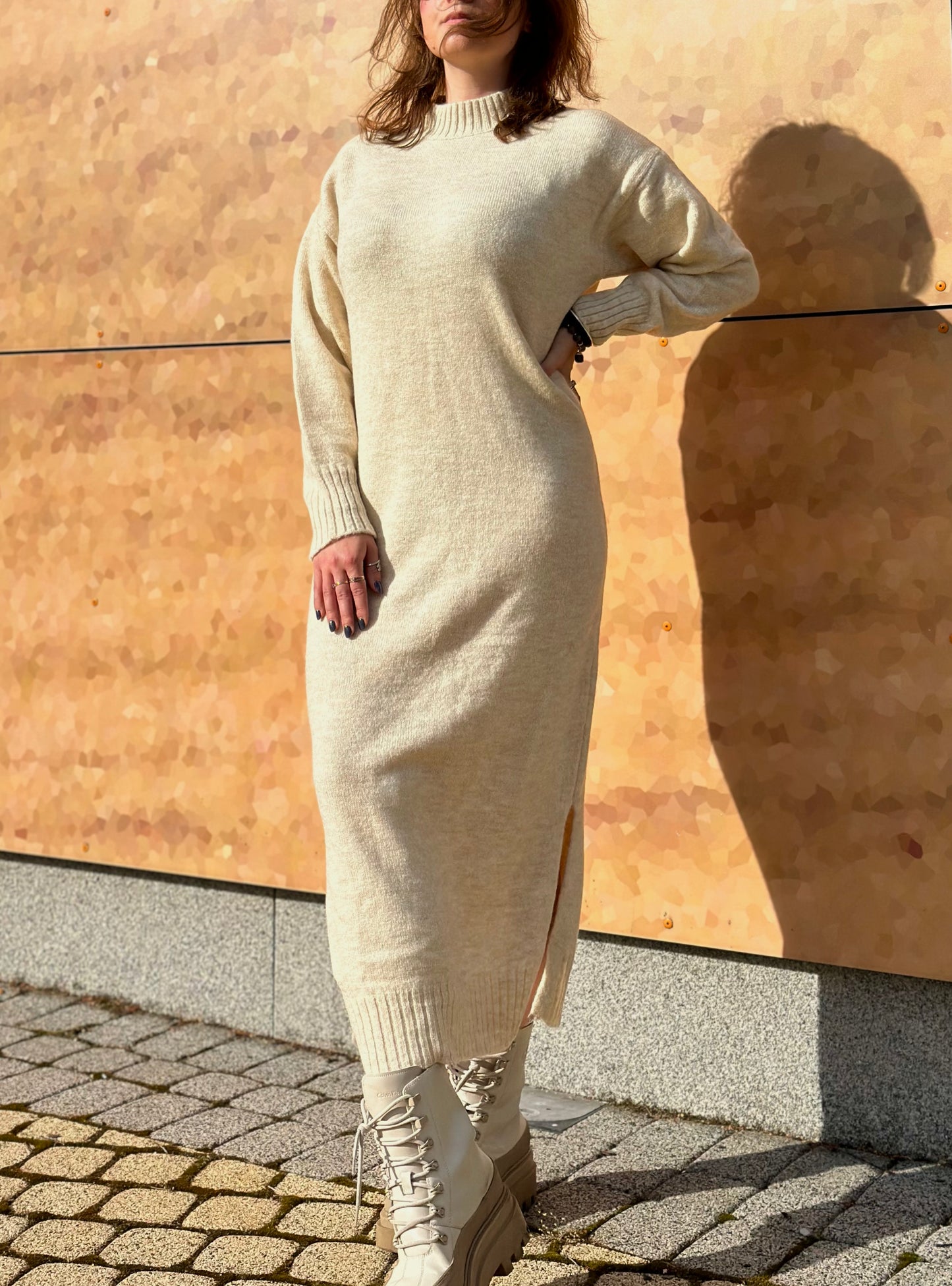 Silta džemperkleita ar izgriezumu