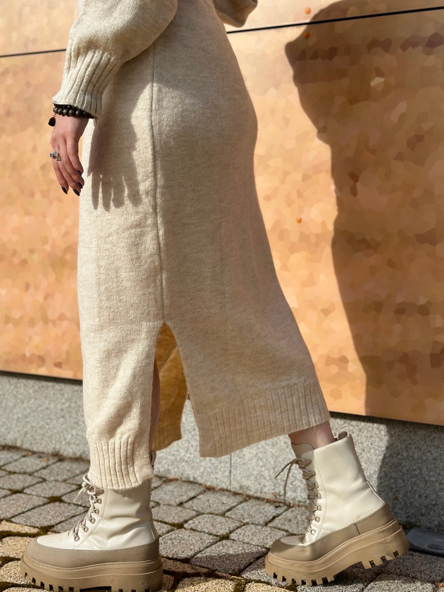 Silta džemperkleita ar izgriezumu