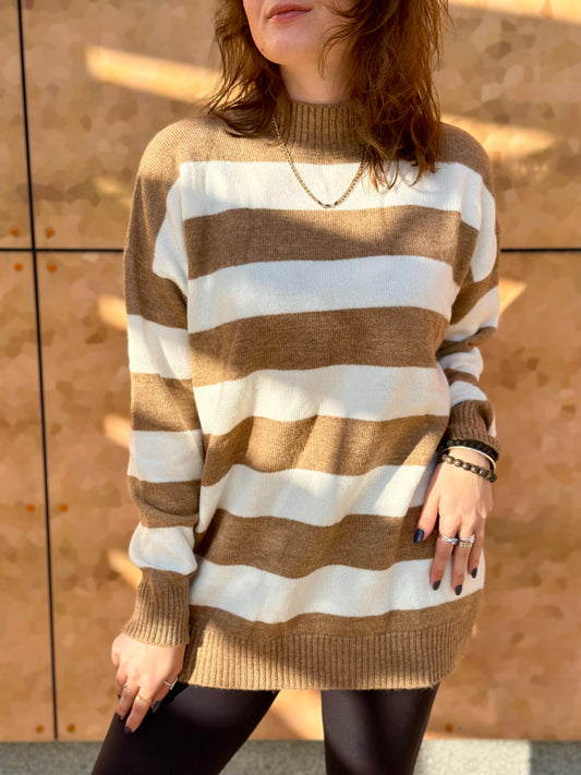 Strīpains sieviešu garais džemperis